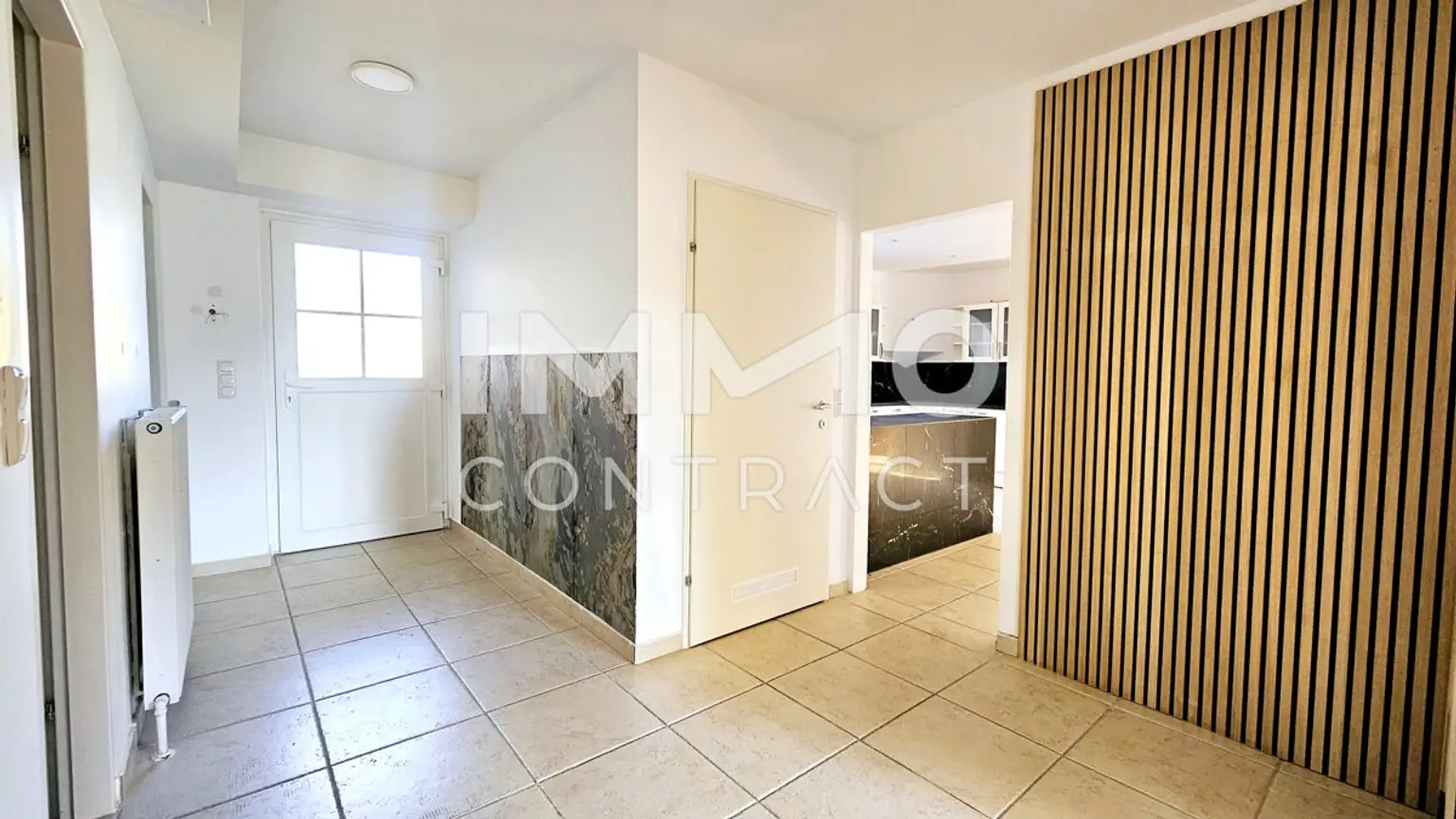 Geräumige, moderne 4-Zimmer-Wohnung mit zwei Bädern und großer Küche im Zentrum von Laxenburg