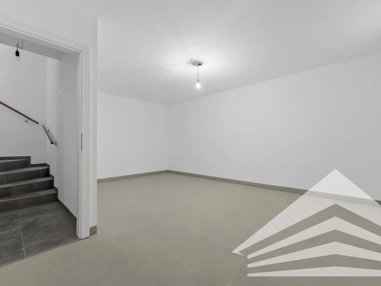 Pichling/Ebelsberg: Unterkellertes Reihenhaus mit Dachterrasse zum Erstbezug!