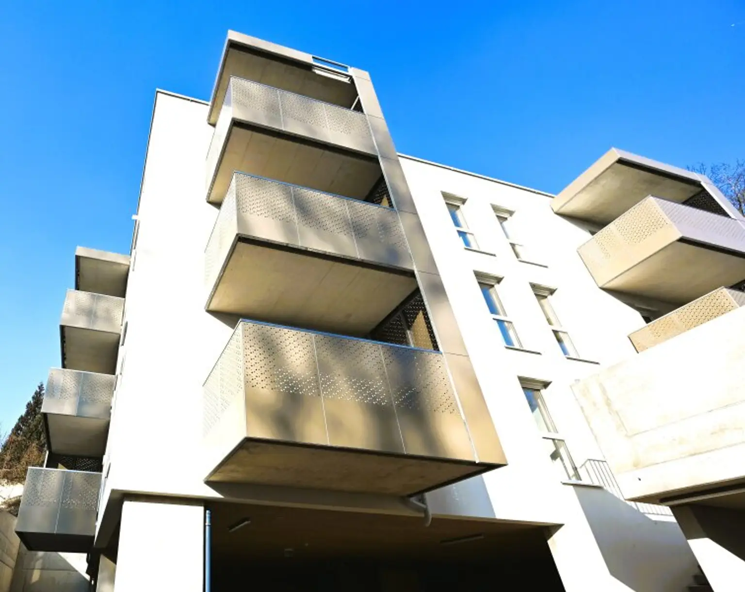Viel Platz & zwei Balkone & 2 Badezimmer mit Blick in die Natur
