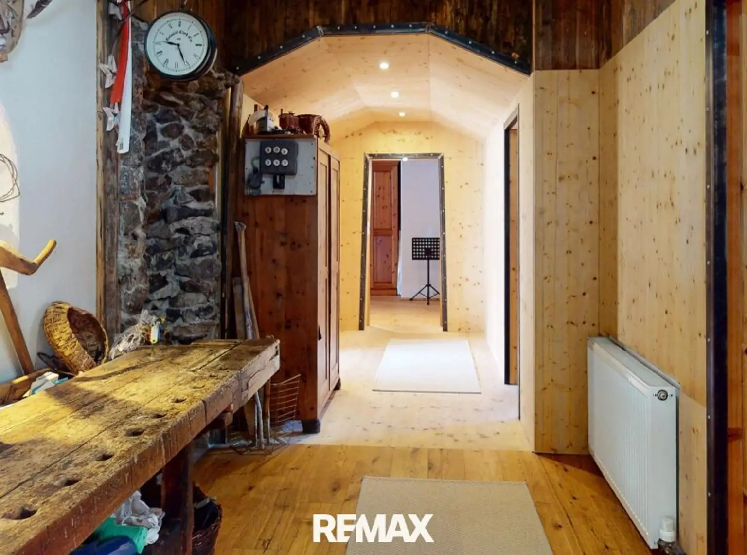 Niederthai - Betreiberwohnung - EG - Flur