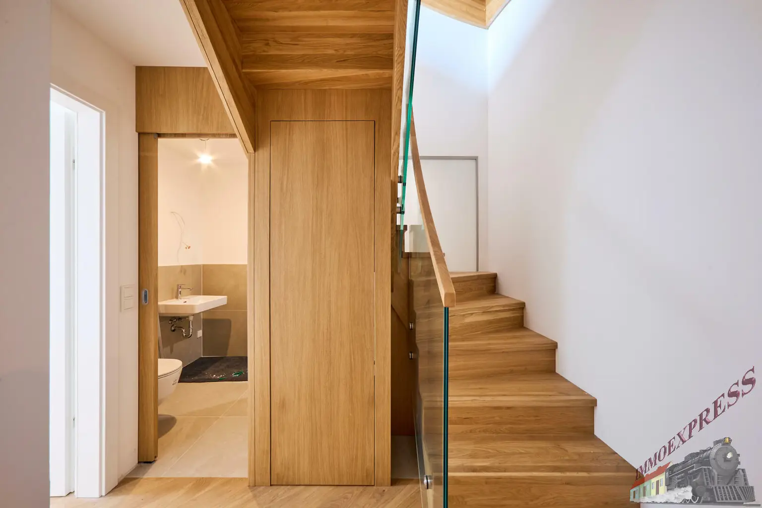 Großzügige 3-Zimmer-DG-Wohnung mit 41 m² Terrasse Panoramaterrasse