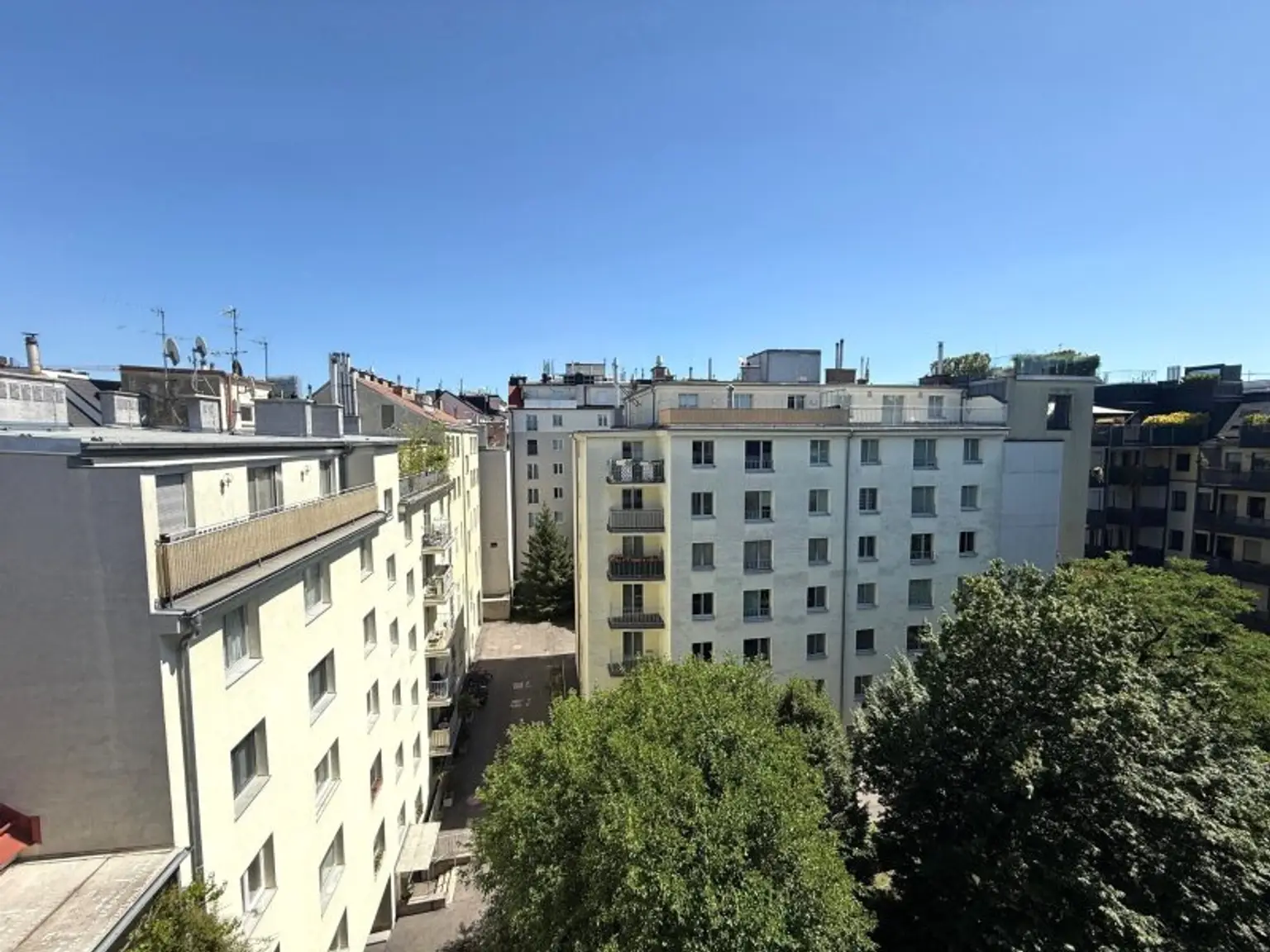 DG-Büro im 7. Stock + 1 hofseitige Terrasse mit ca. 10,54 m² in der Wiedner Hauptstraße