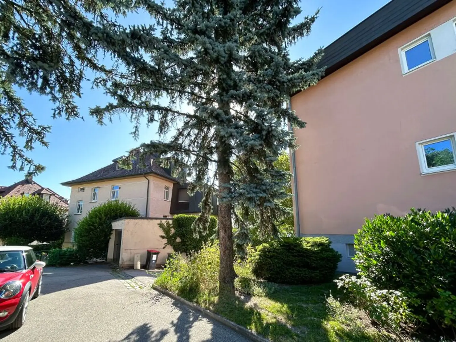 Helle 2-Zimmer-Wohnung mit traumhaftem Stadtblick in Bestlage am Froschberg
