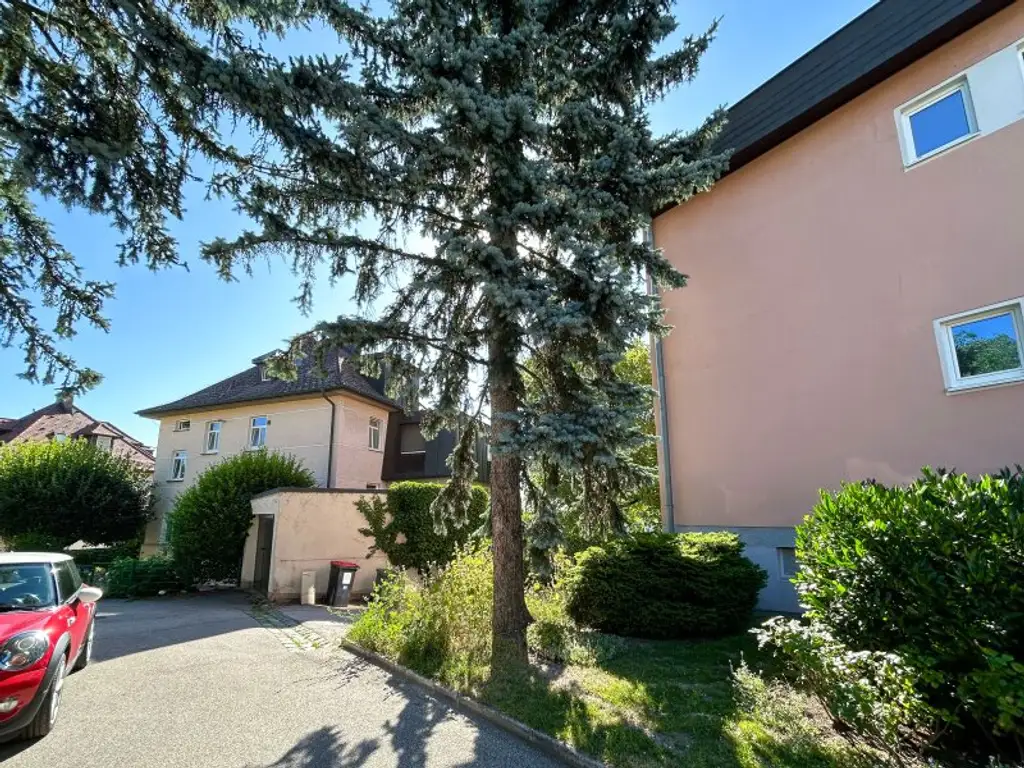 Helle 2-Zimmer-Wohnung mit traumhaftem Stadtblick in Bestlage am Froschberg