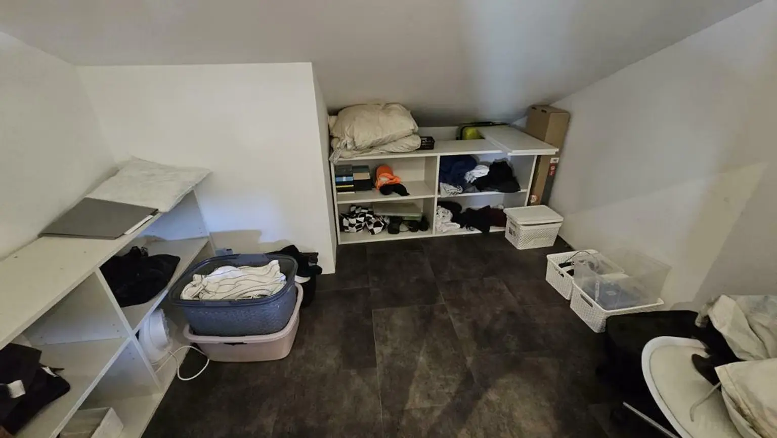 ** Großzügiges & edel saniertes Stadthaus ** Hochwertige Ausstattung ** 3 Bäder ** Einliegerwohnung ** absolute Ruhelage **