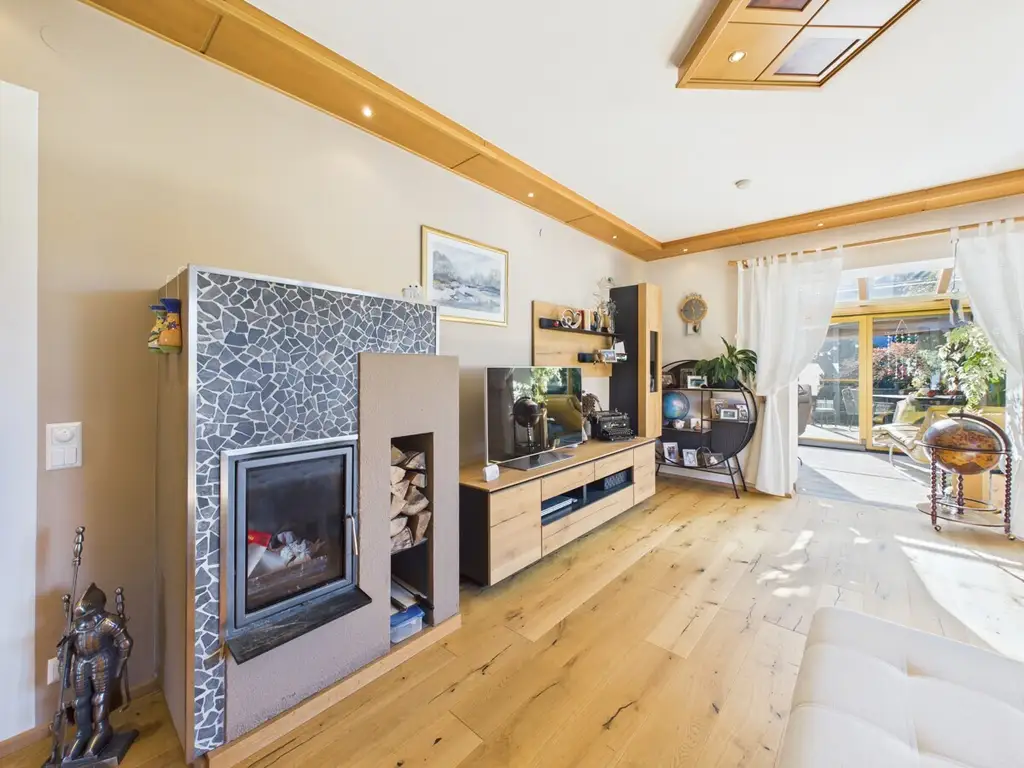 Exklusives Wohnjuwel mit Panoramablick auf die Sternbergkirche – sonnig und ruhig gelegen