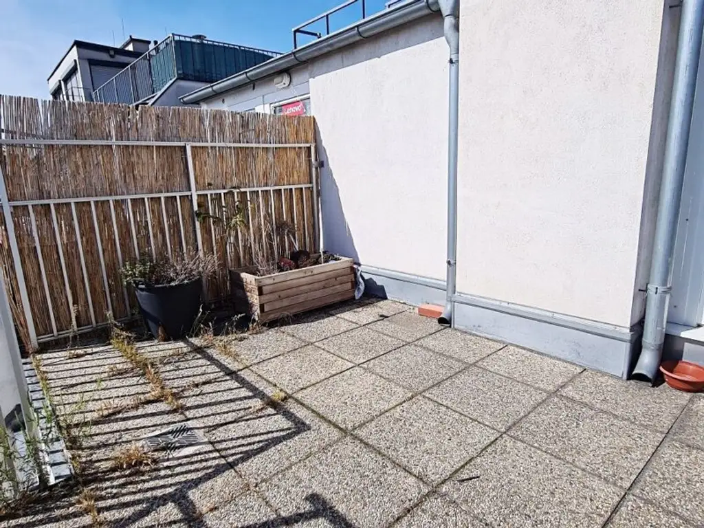 TERRASSENHIT, DACHGESCHOSS, 81 m2 Maisonette mit 12 m2 Terrasse, 3 Zimmer, Küche, Galerie, Wannenbad, Augarten-Nähe