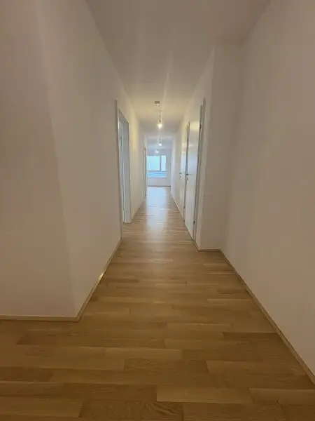 Neuwertige 71m² Wohnung mit Balkon - WG-tauglich & top ausgestattet