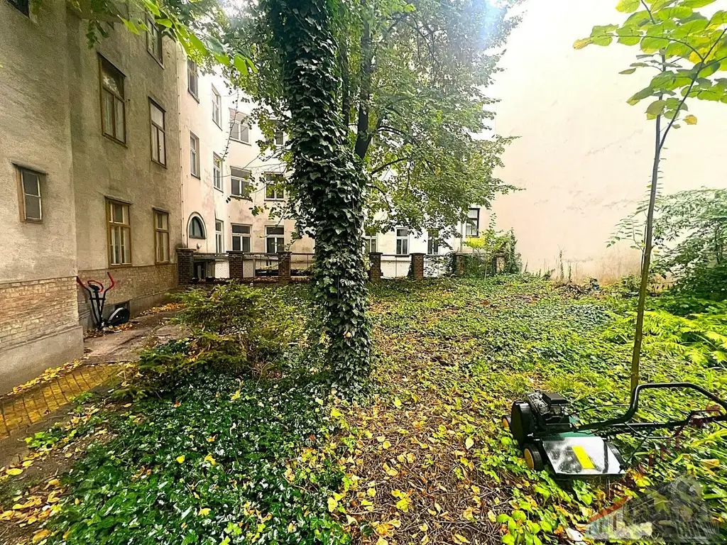 Zinshaus in Best-Lage mit bewilligtem Dachgeschoß-Zubau - perfektes Investment - Innenhof