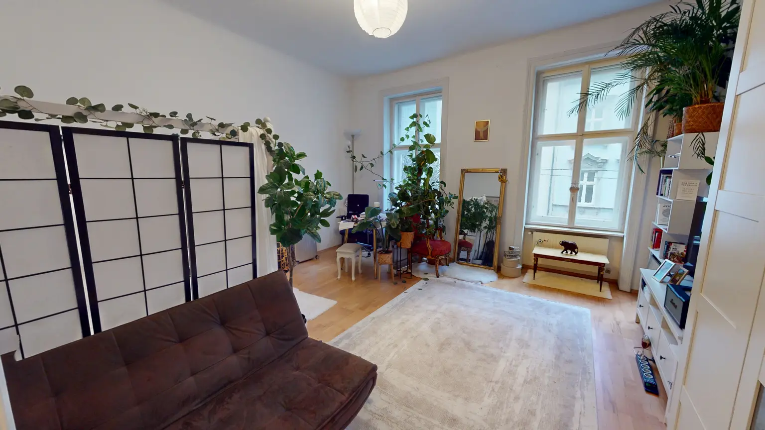 Ruhig gelegene Wohnung im repräsentativen Jahrhundertwendehaus