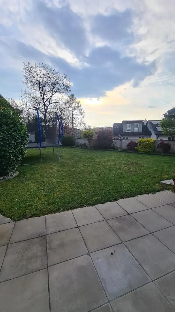 Modernisiertes Einfamilienhaus mit XXL Terrasse, Pool u.v.m.