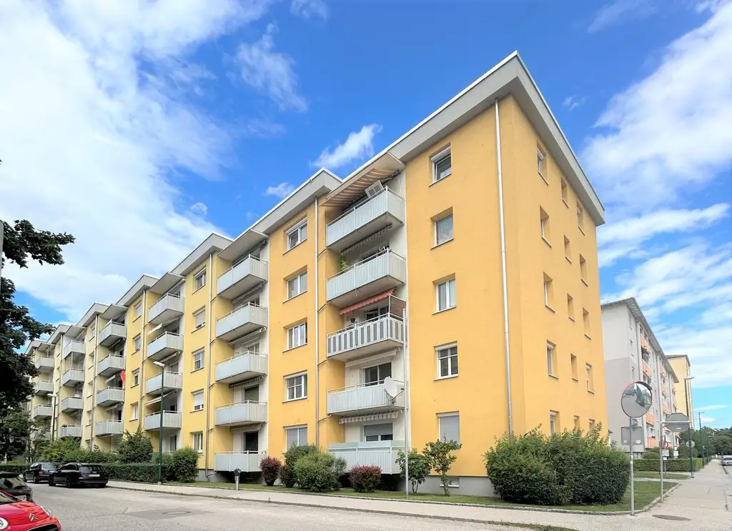 SONNIGE DREIZIMMERWOHNUNG - KLINIKUMNÄHE - Interessant auch für Anleger