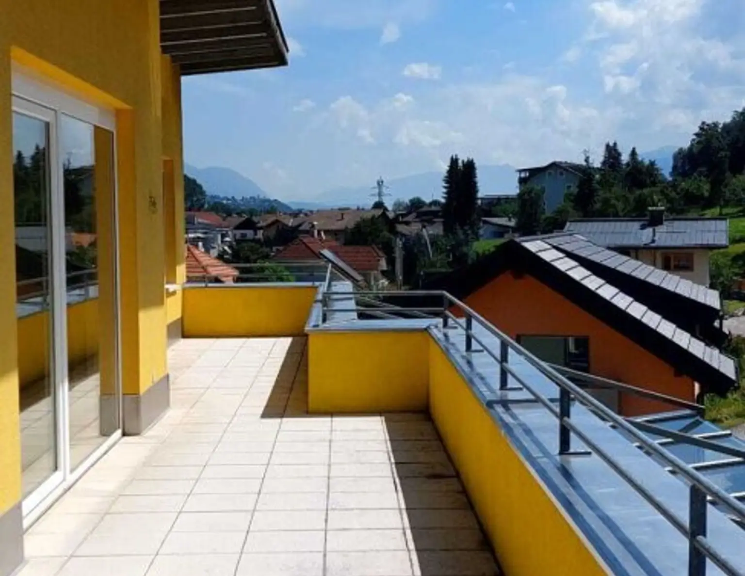 Dachterrassenwohnung mit ca. 126 qm Wohnfläche und ca. 47 qm Terrasse in Völs