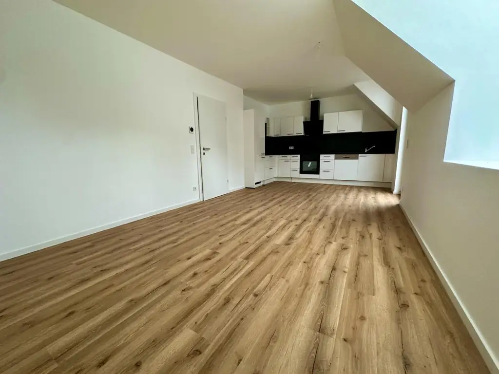 Erstbezug! Top 6! Wunderschöne zentrumsnahe 3-Zimmer Wohnung mit Balkon!