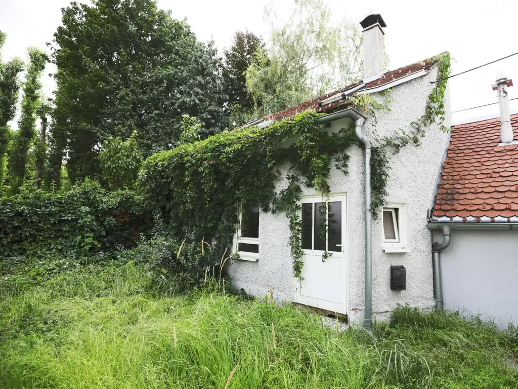 Renovierungsbedürftiges ZInshaus mit aureichend Parkplätzen im Trendbezirk Graz/Lend