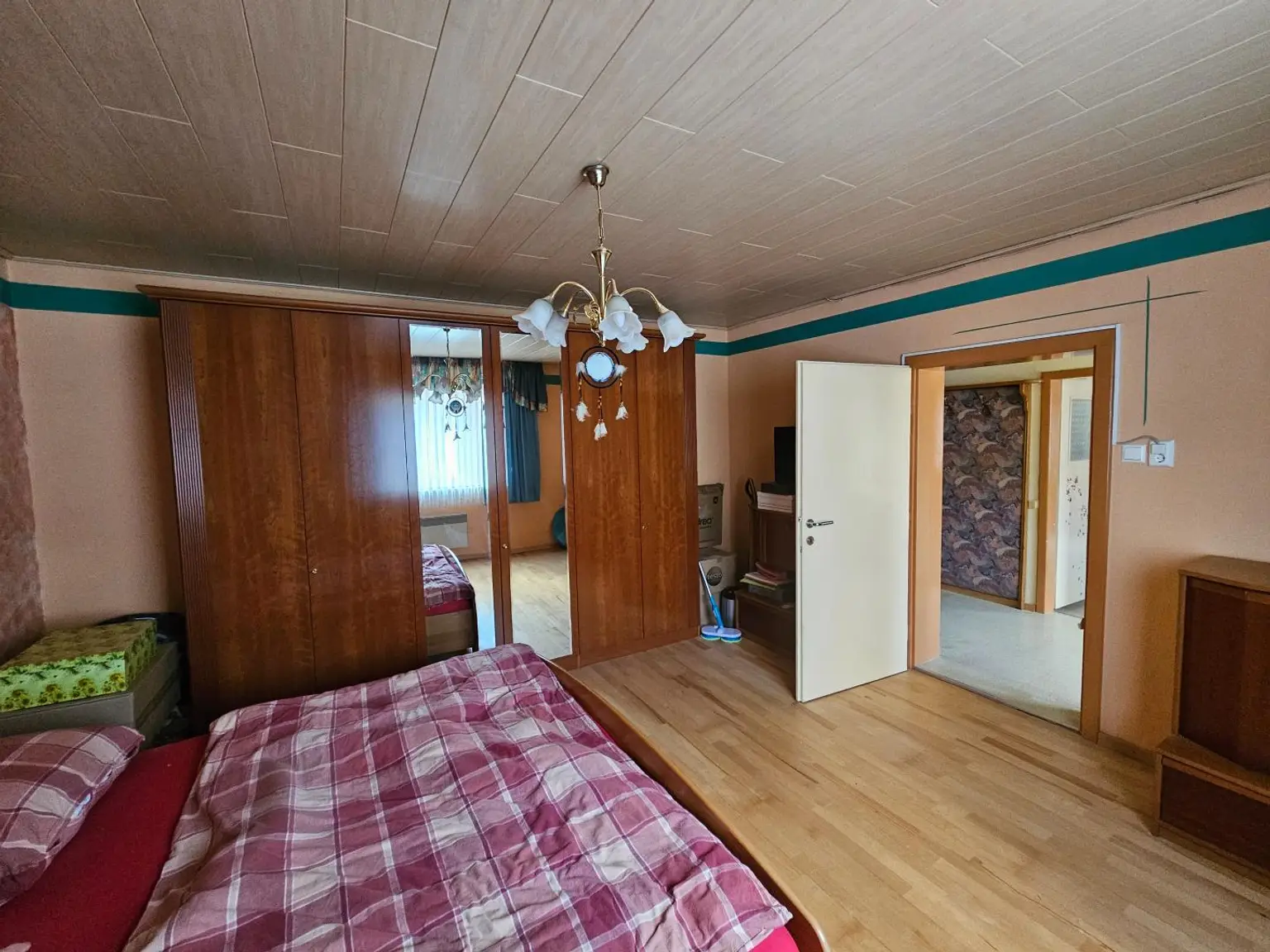 Gepflegtes Haus mit Stadel und Nebenräumen