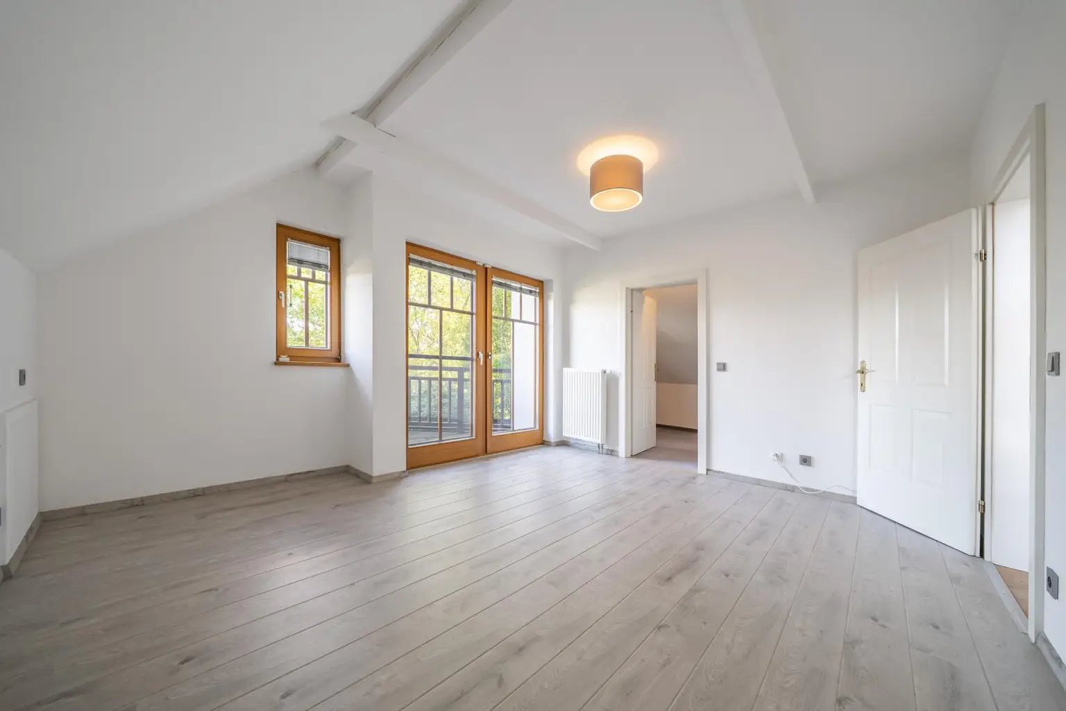 EIN HAUS MIT CHARAKTER! Einzigartiges Einfamilienhaus mit traumhaftem Garten, Garage und mehr!
