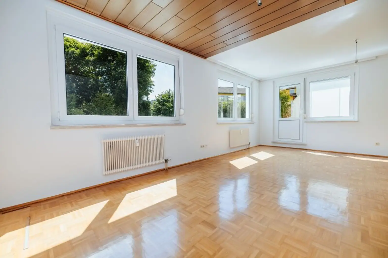 GROßZÜGIGE TERRASSE I RUHIGE LAGE I 3 ZIMMER I FAMILIENFREUNDLICH I NATURNAH I AB SOFORT I PROJEKT WOHNEN