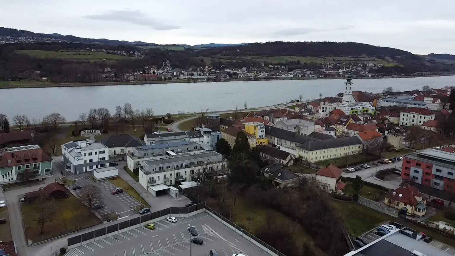 Aussenaufnahme Drohne Blick gen Norden & Donau