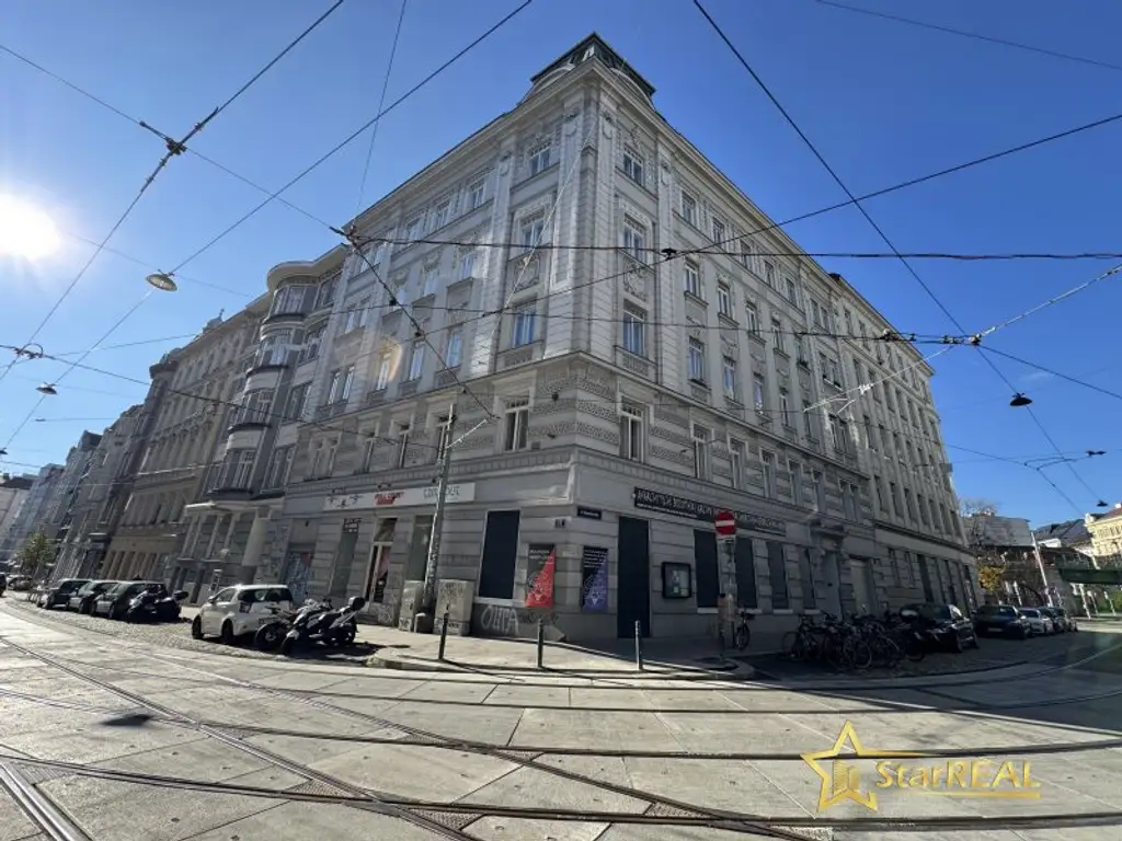 ROHDIAMANT IN TOPLAGE! U6 DIREKT. SANIERUNGSBEDÜRFTIGE 3,5 ZIMMER. FISCHGRÄTPARKETT.