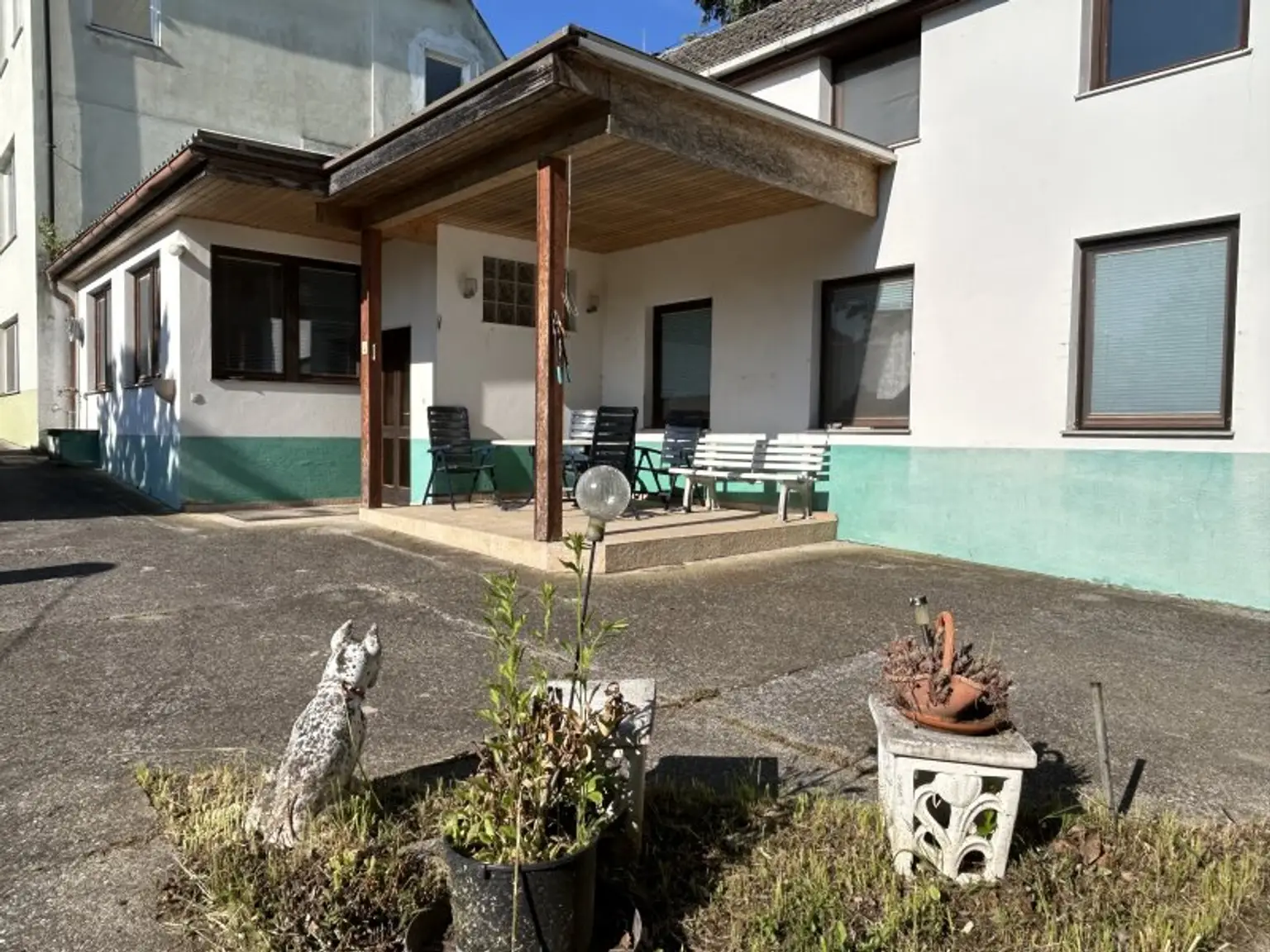 +++Charmantes Mehrfamilienhaus mit weitläufigem Naturgarten und vielseitigen Nutzungsmöglichkeiten!+++