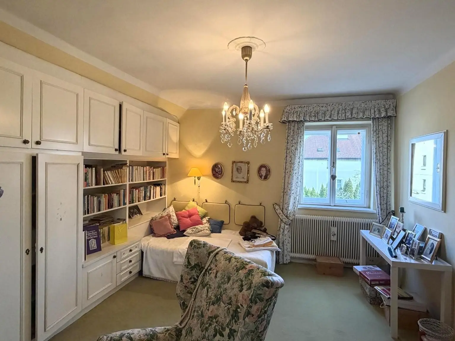 OG / SZ 2 von 3 mit Einbauschrank