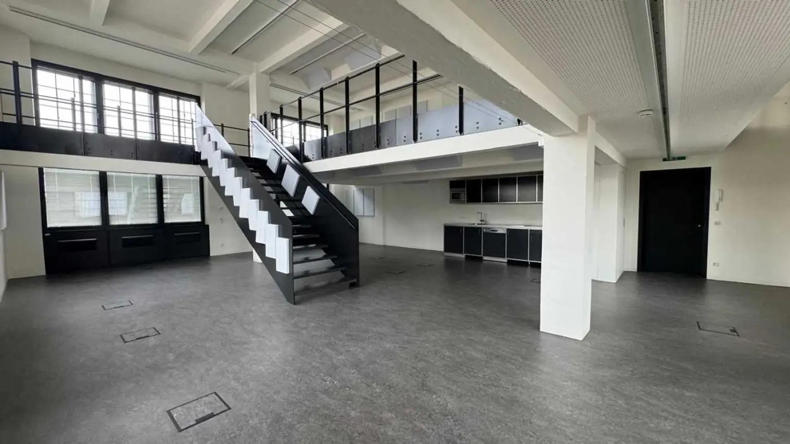 Loftbüro im Industriestyle zu mieten!