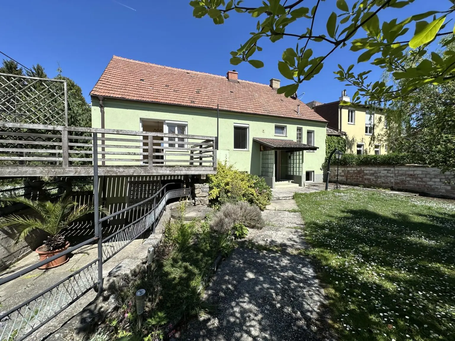 5 Zugang vom Garten zum Haus