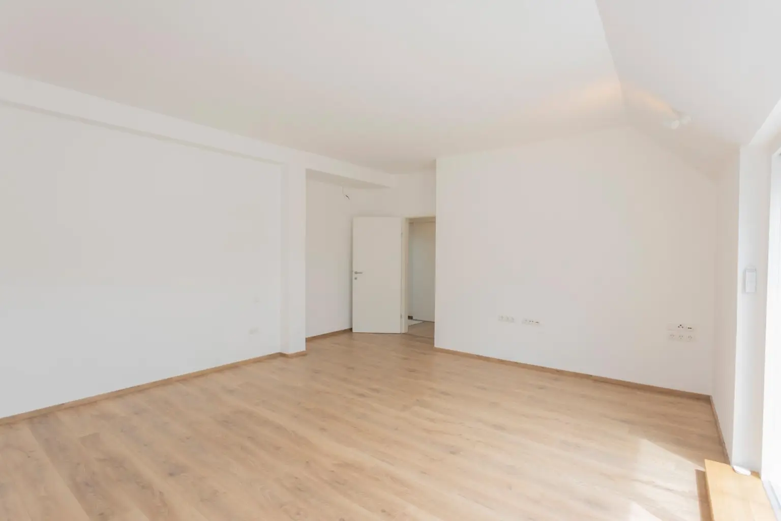 Exklusive Dachgeschoss-Maisonette mit 360° Wienblick und drei Terrassen - 1100 Wien