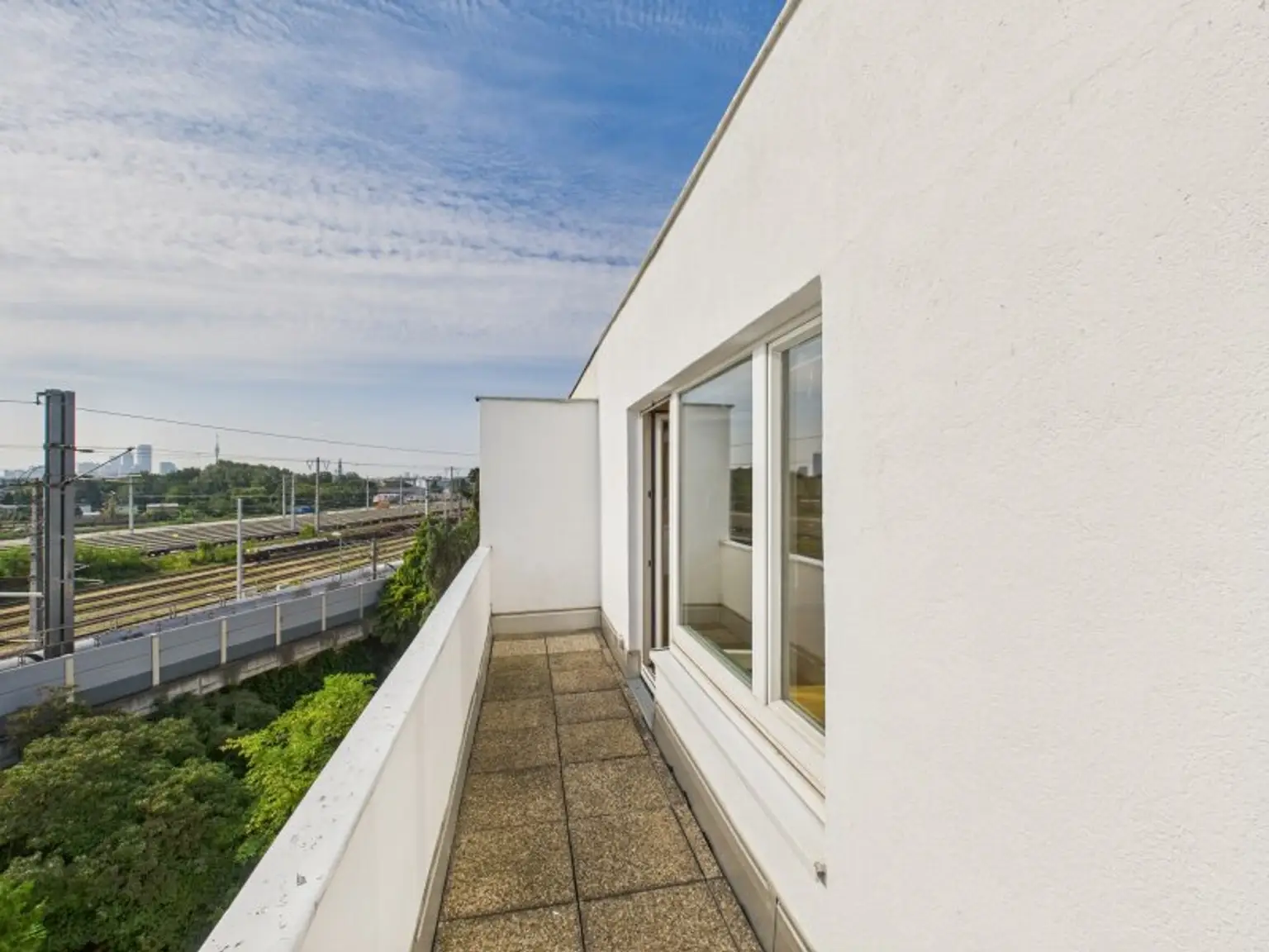 Traumhafte DG-Wohnung in 1210 Wien: Ab 750,-- € Kreditrate/Monat!!!
