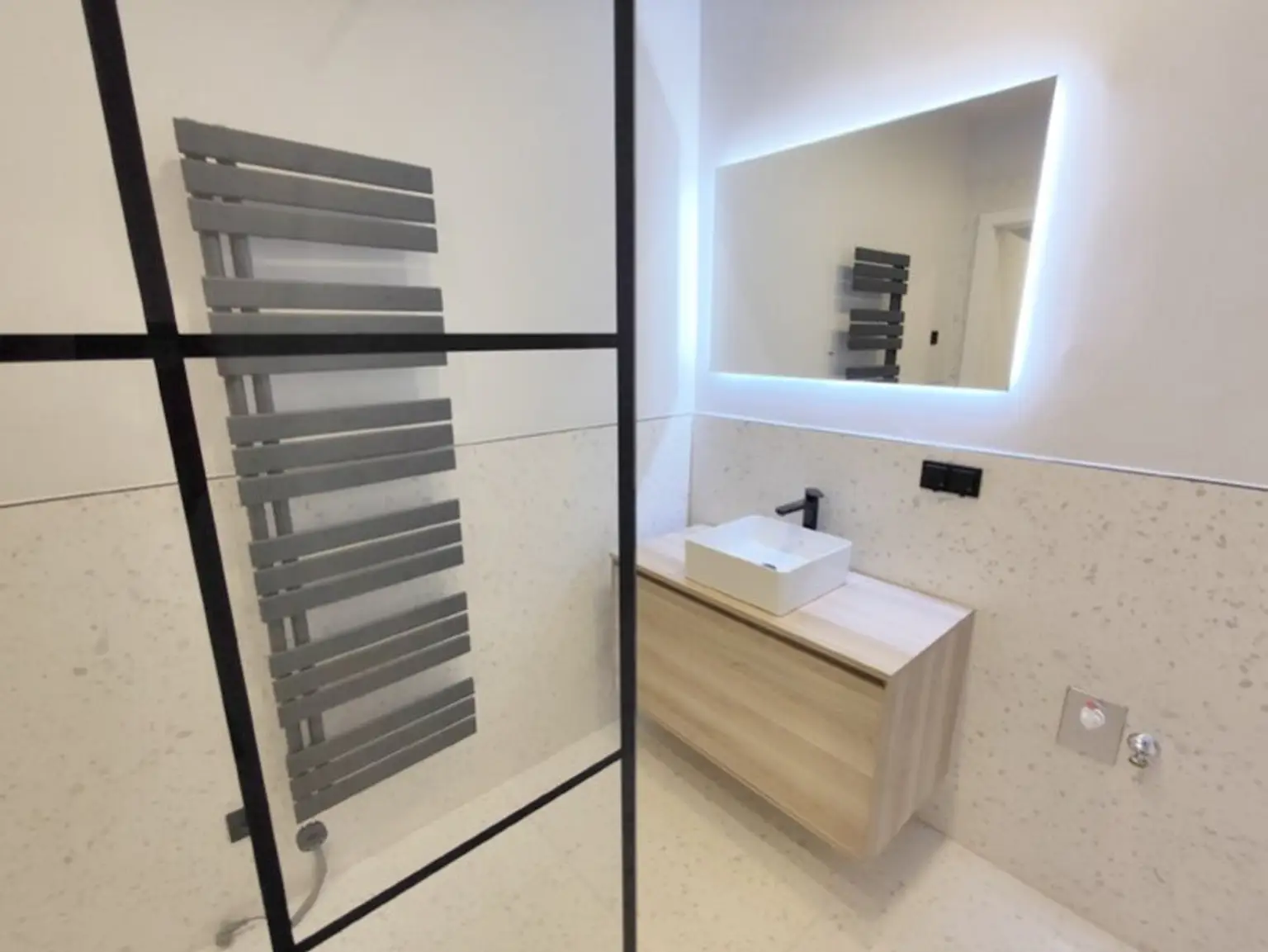 Krongasse! Altbau-Erstbezug mit Balkon in liebevoll saniertem Altbauhaus - Top11