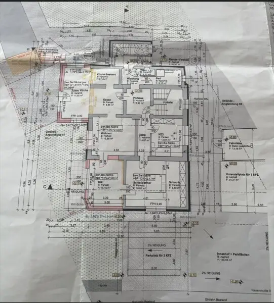 Großzügiges Einfamilienhaus mit 2 Wohneinheiten und Pool