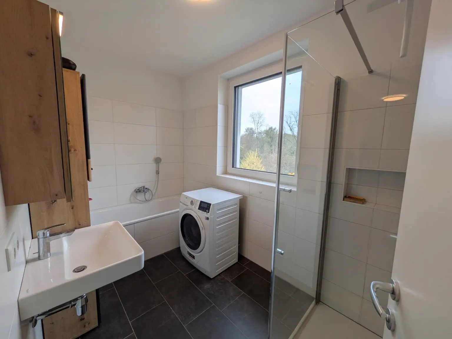 4-Zimmer-Wohnung mit Loggia und Blick ins Grüne