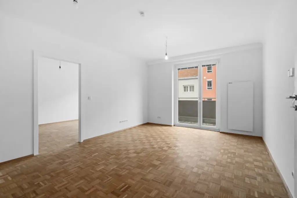 Tolle 2-Zimmer Wohnung mit Balkon & ganz neue Küche ! Verkehrsgünstig gelegen ! UNBEFRISTET !