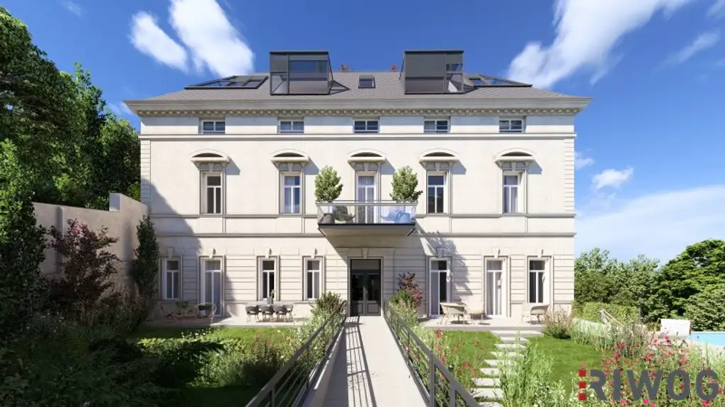 Herrschaftliche Wohnung in historischer Villa | über 440m² Garten & möglicher Infinity Pool | ca. 4,40 m Raumhöhe | sanierungsbedürftig | U-Bahnnähe
