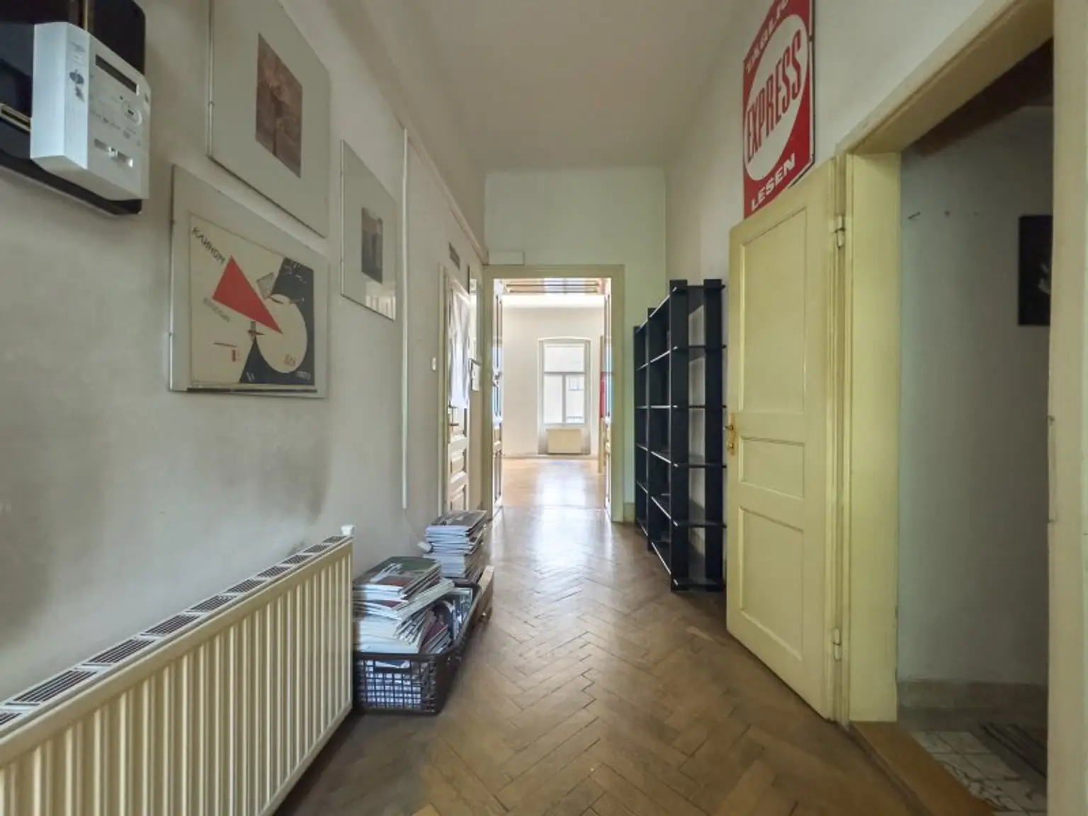 ALTBAUWOHNUNG MIT VIEL POTENTIAL BEIM AUGARTEN