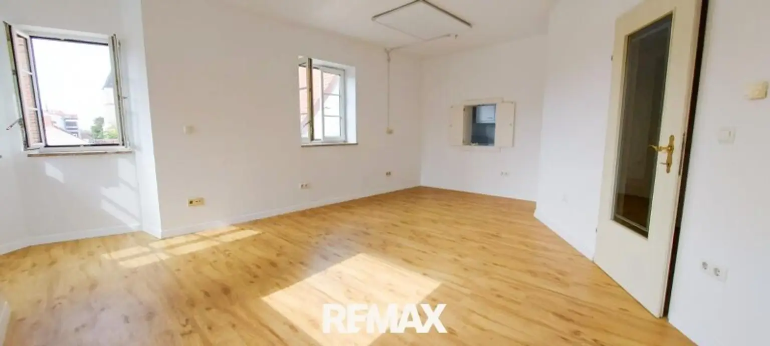 Wohnzimmer mit Blick zur Küche