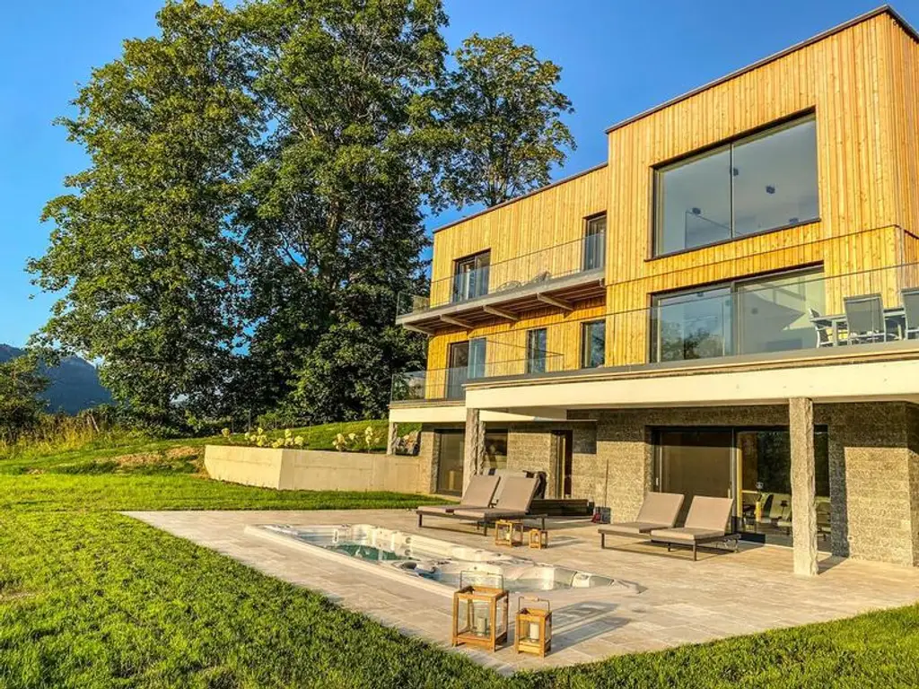 Moderne Ferienvilla mit guter Auslastung in traumhafter Grünruhelage