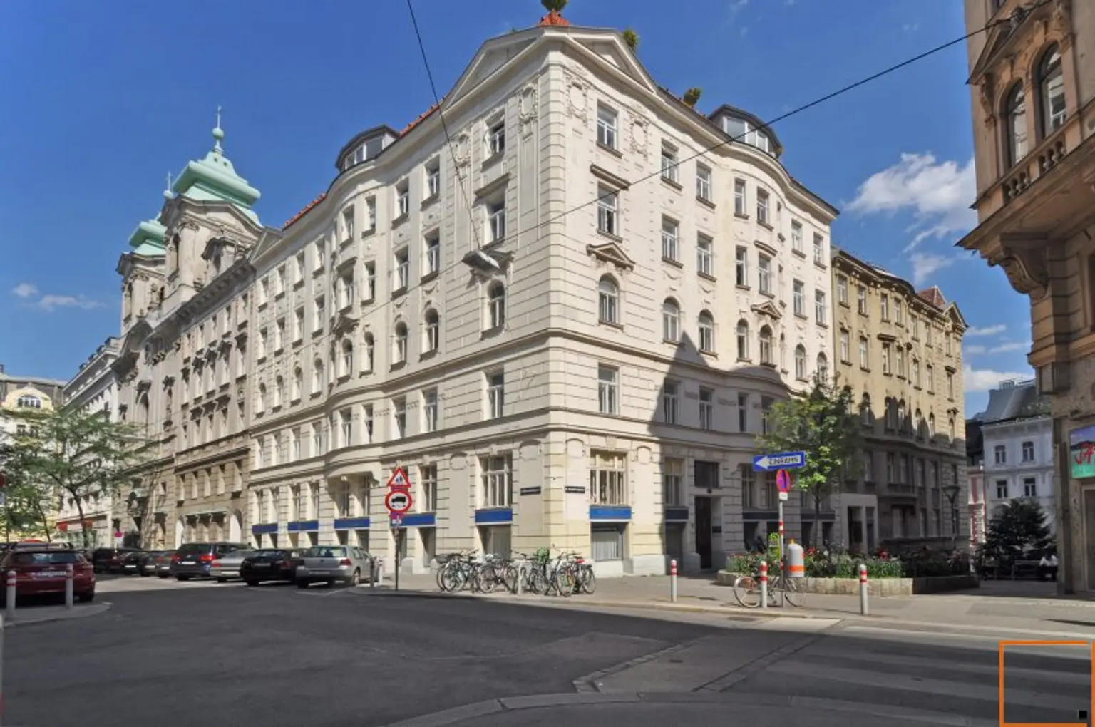 Museumsquartier: Erstbezug: Elegante 5,5 Zimmer-Altbauwohnung mit Balkon