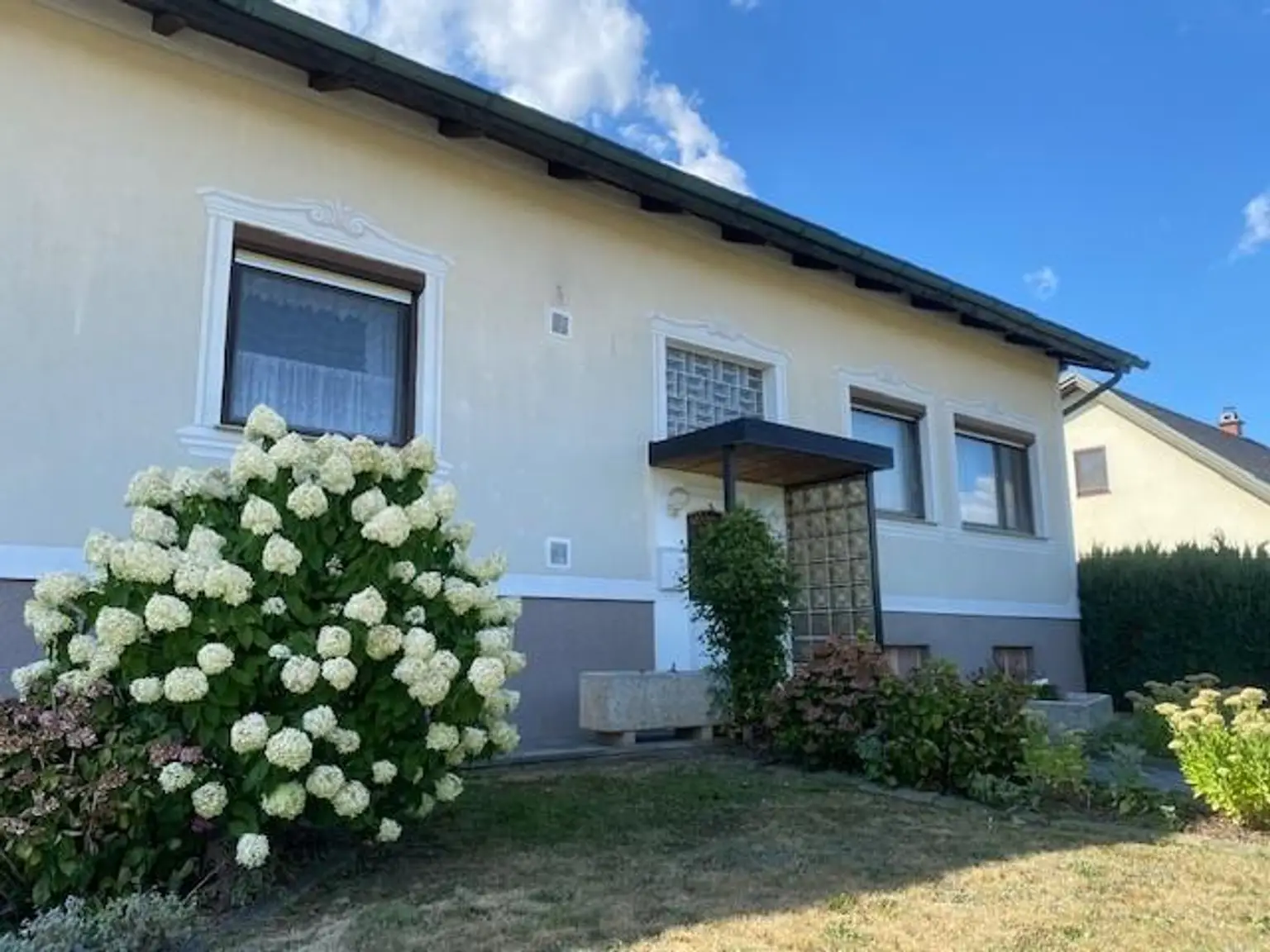 Gepflegter Bungalow direkt bei Therme & Golfplatz!