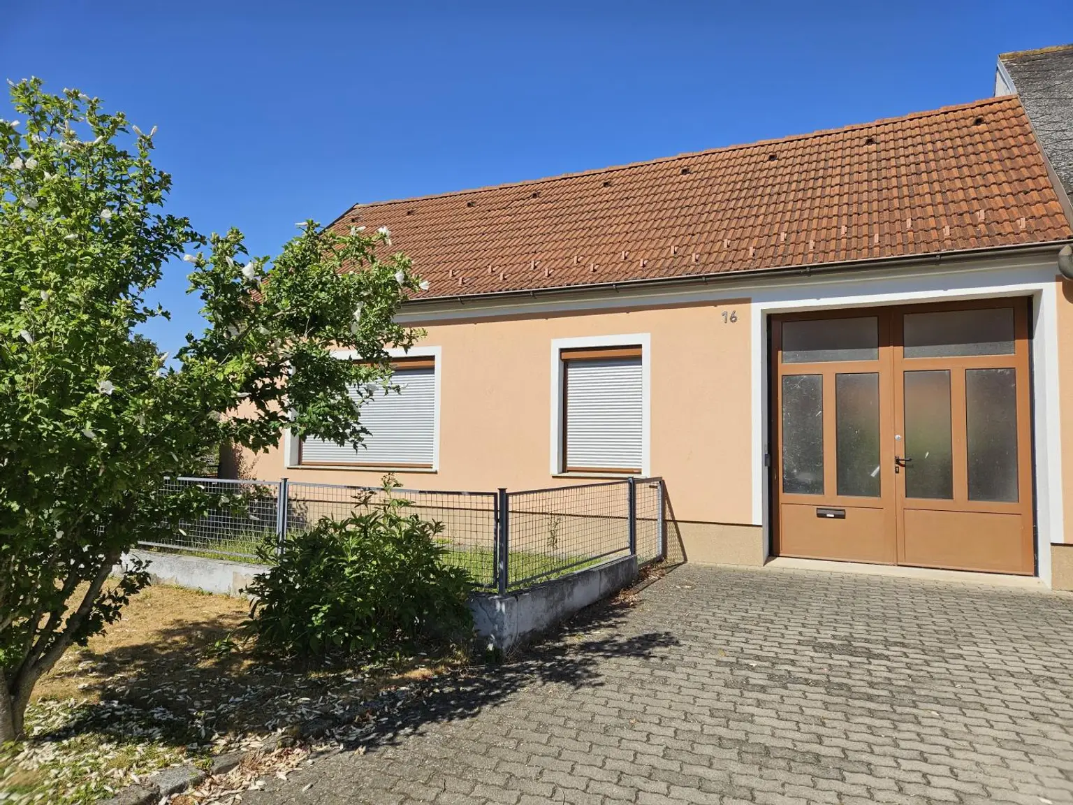 Straßenansicht Haus (3)