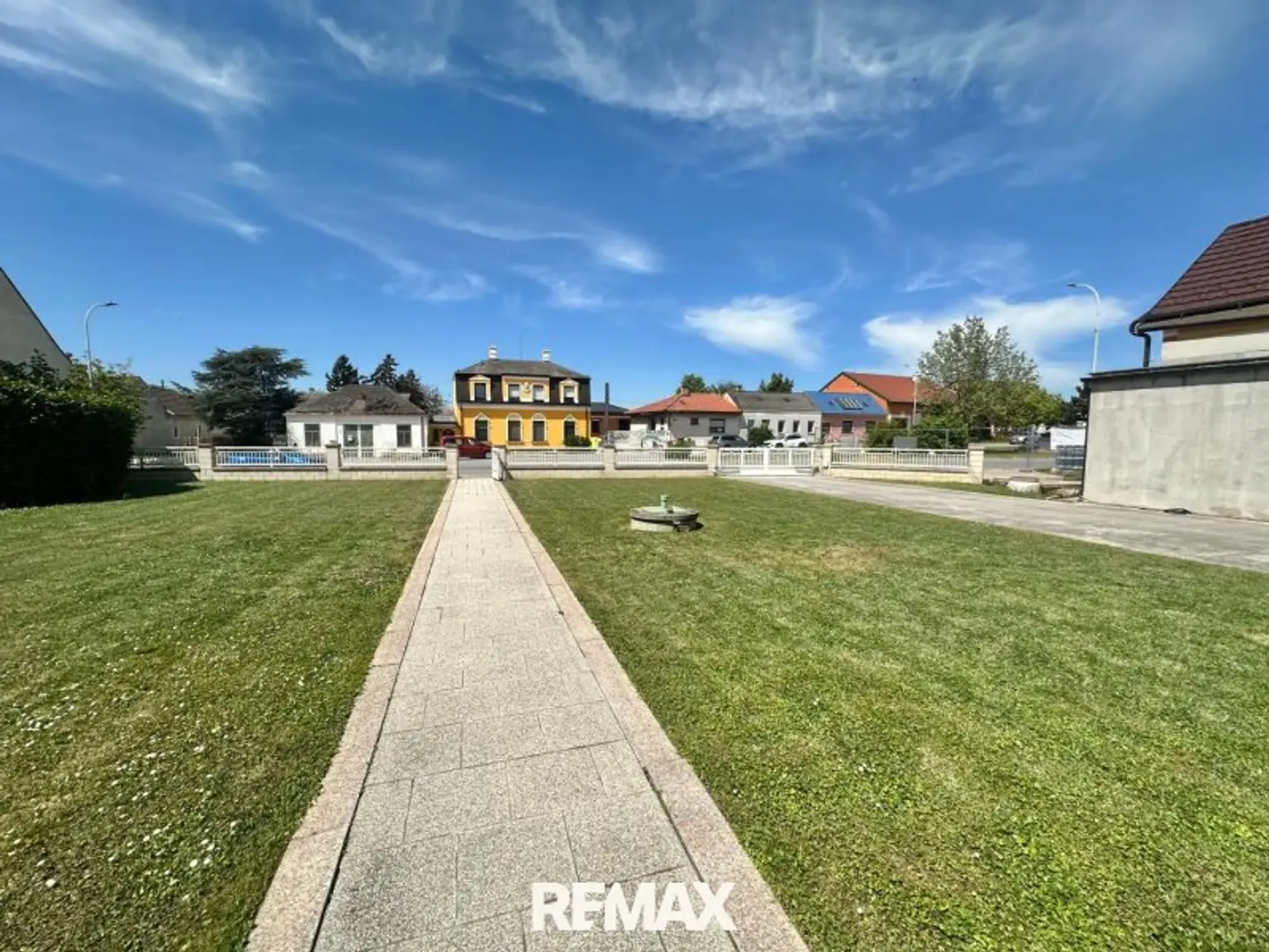 Vorgarten mit reichlich Platz