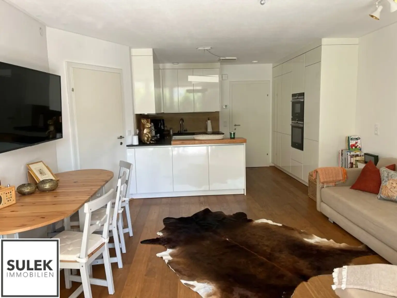 Attersee am Attersee: 2,5 Zimmer-Gartenwohnung mit Pool & Golfplatznähe – 250m zum Attersee | Jahresmiete
