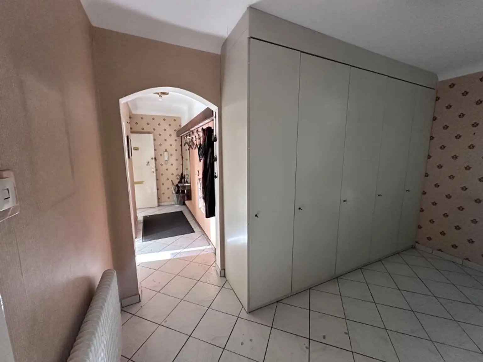 Traumhafte Familienwohnung mit Sanierungspotenzial in TOPLAGE