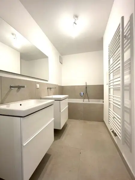 Prestige Living in Sievering: Großzügige Gartenwohnung mit Stil