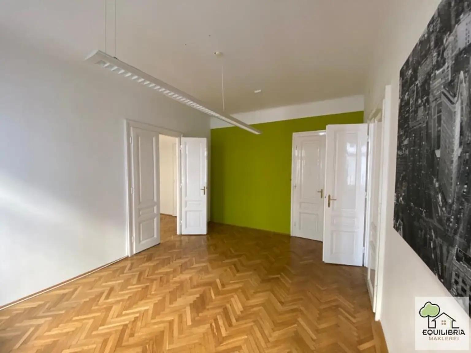 MODERNES ALTBAUBÜRO IN ZENTRALER LAGE