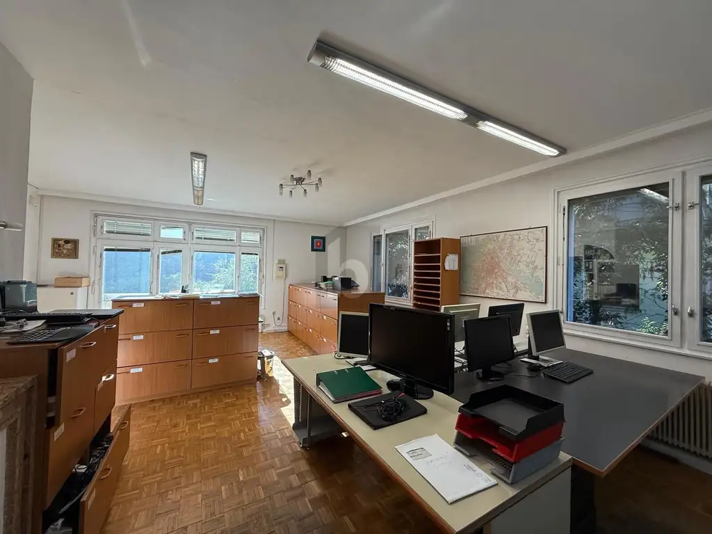 GROßZÜGIGE EINHEIT MIT BALKON IN TOP-LAGE