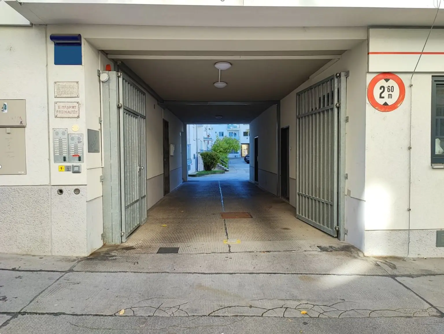 Einfahrt Blechturmga