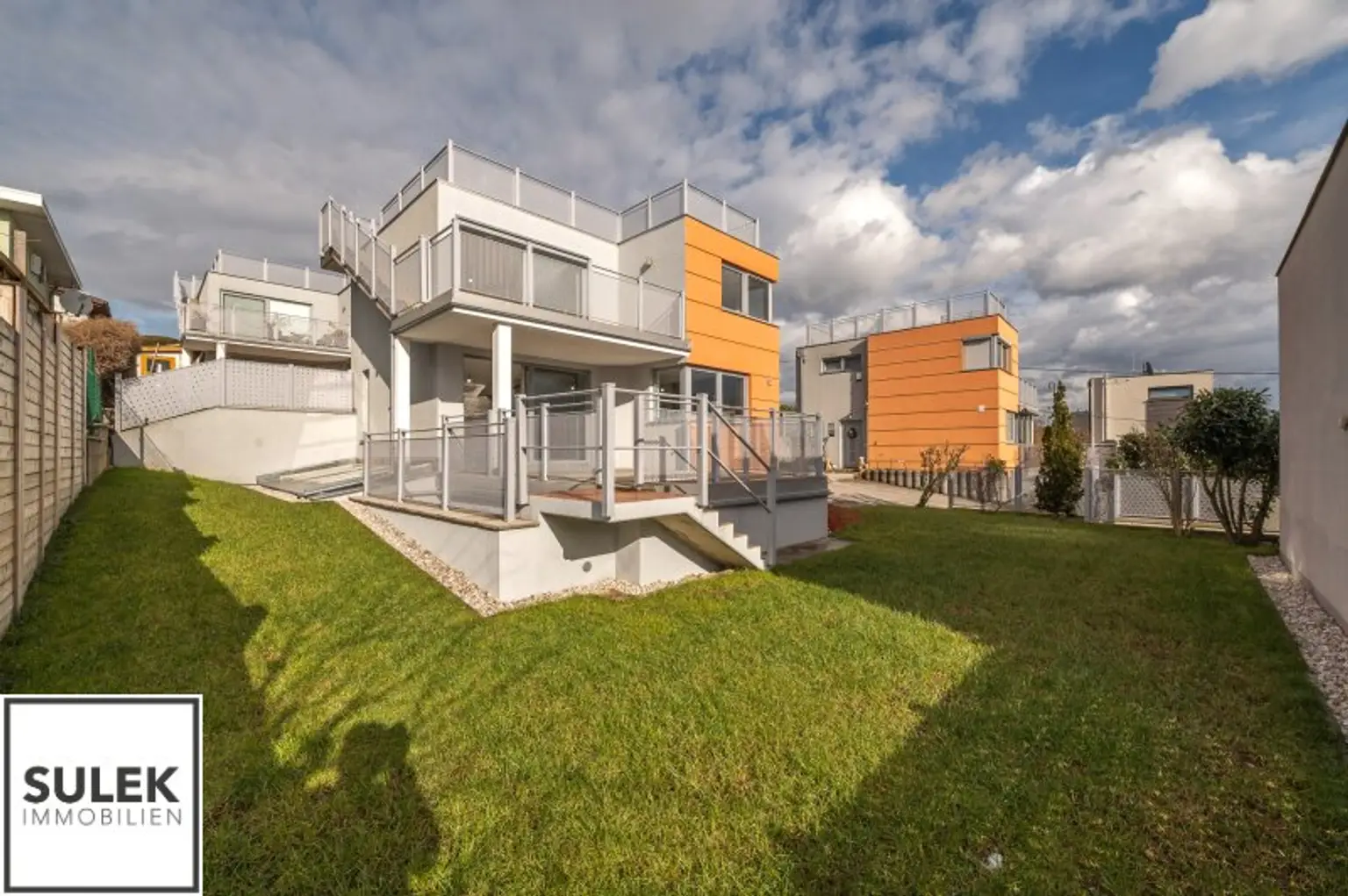 Einfamilienhaus in absoluter Traumlage am Schafberg // Dachterrasse mit Weitblick über die Stadt!