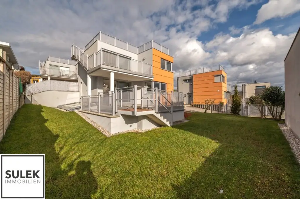 Einfamilienhaus in absoluter Traumlage am Schafberg // Dachterrasse mit Weitblick über die Stadt!